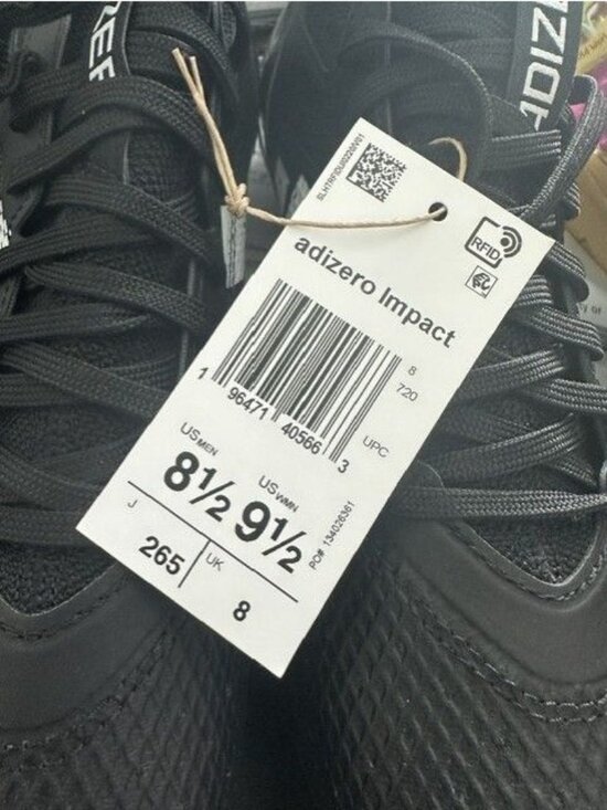 Athletic_Shoes